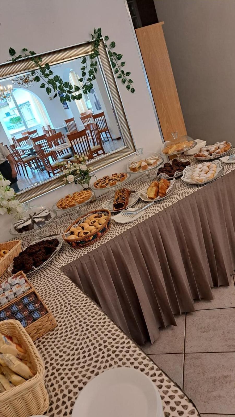 Hotel Napoleon リッチョーネ エクステリア 写真