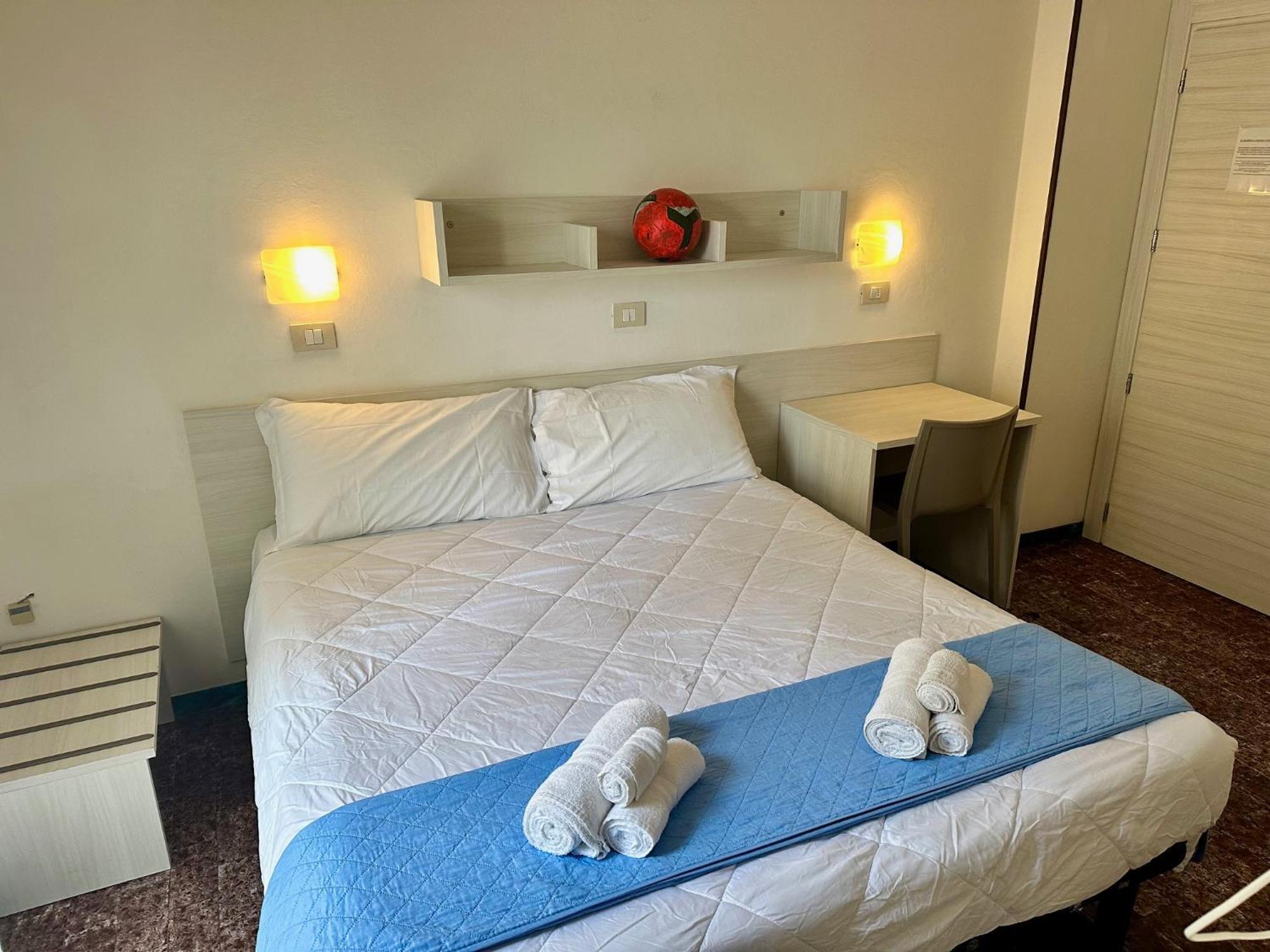 Hotel Napoleon リッチョーネ エクステリア 写真