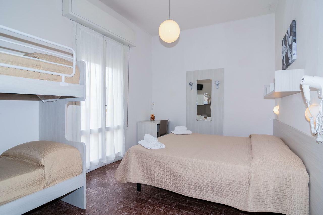 Hotel Napoleon リッチョーネ エクステリア 写真