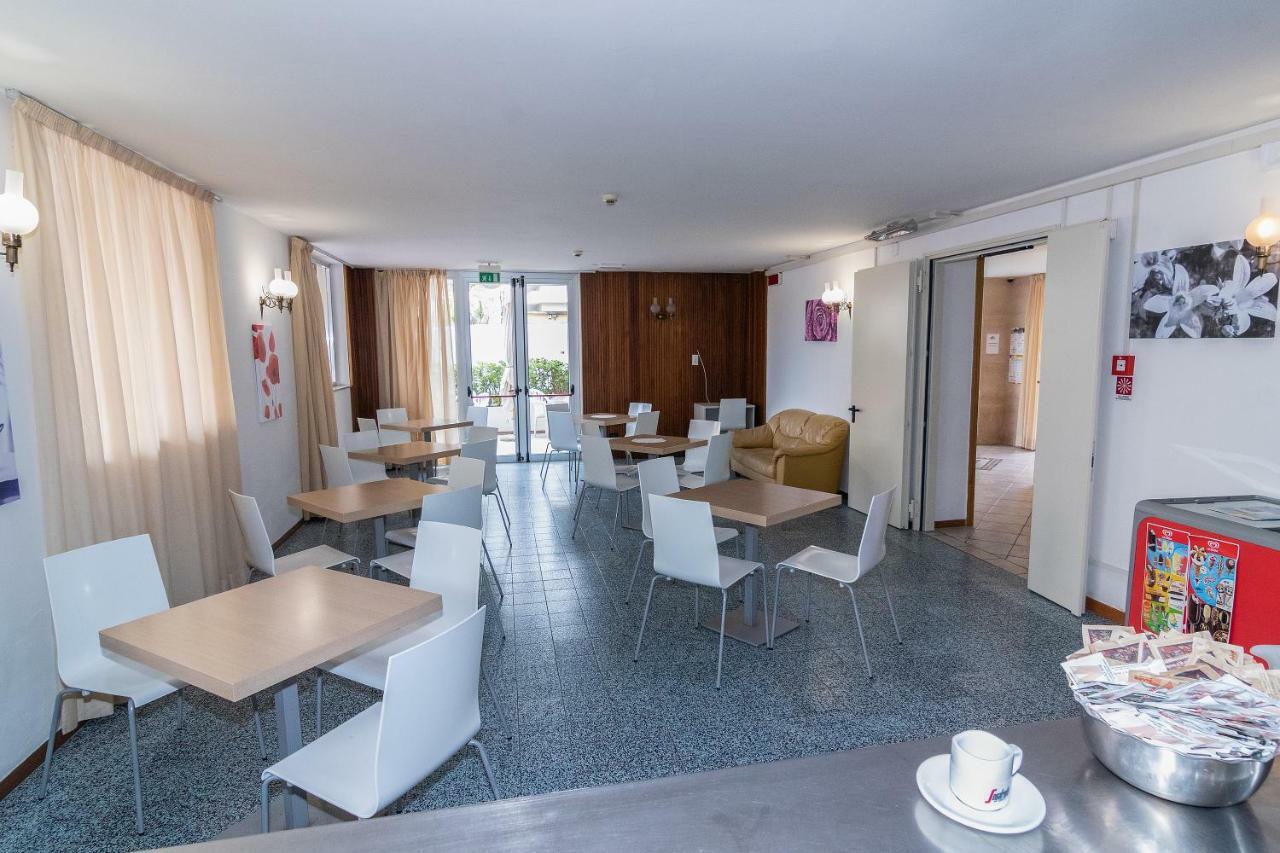 Hotel Napoleon リッチョーネ エクステリア 写真